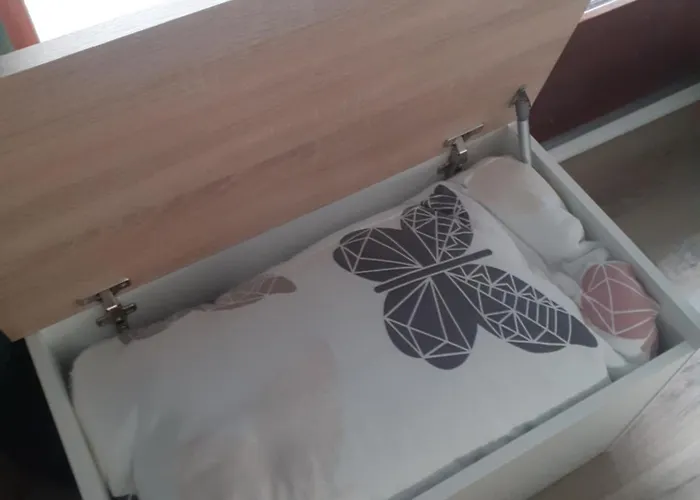 Petit Nid Douillet , T1 Traversant , Sejour , Balcon ,cuisine Independante, Loggia , Au Calme, Proche Centre アパート Bagnères-de-Luchon