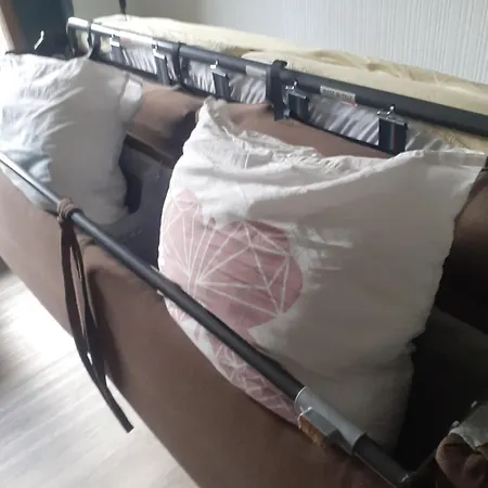 Petit Nid Douillet , T1 Traversant , Sejour , Balcon ,cuisine Independante, Loggia , Au Calme, Proche Centre Daire